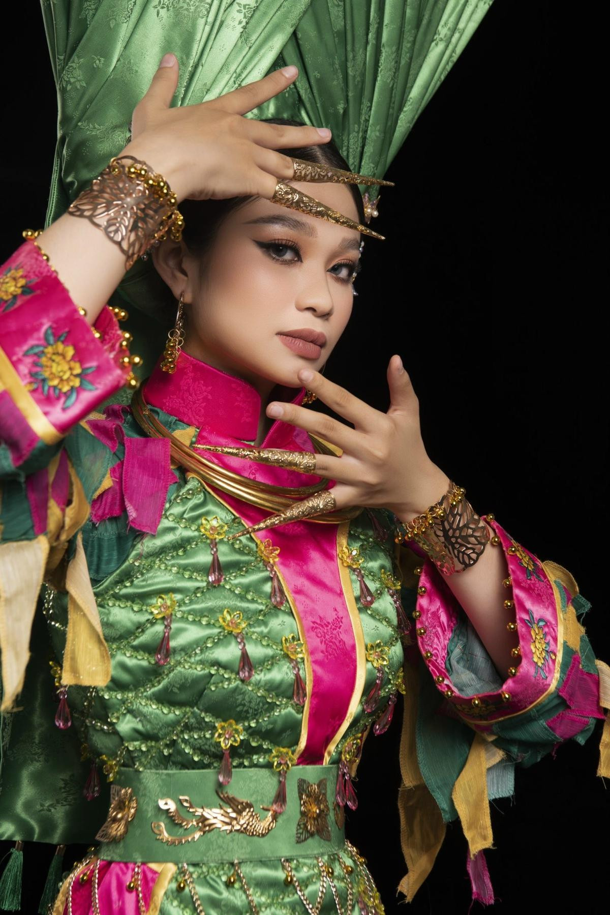 Hoài Phương mang 'Tấu Cô Đôi Thượng' đến với Miss Eco: Hứa hẹn giật giải National Costume Ảnh 3