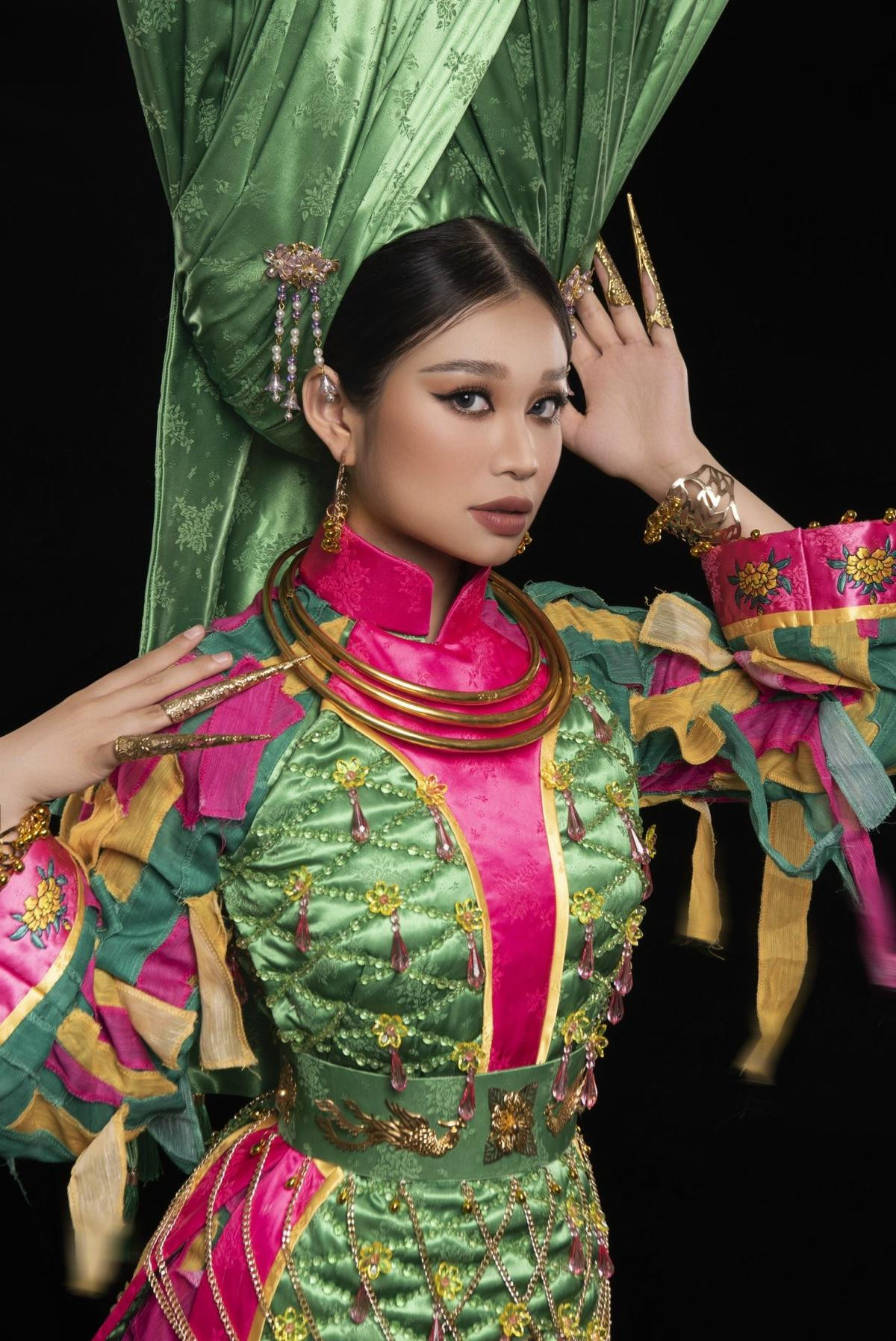 Hoài Phương mang 'Tấu Cô Đôi Thượng' đến với Miss Eco: Hứa hẹn giật giải National Costume Ảnh 2