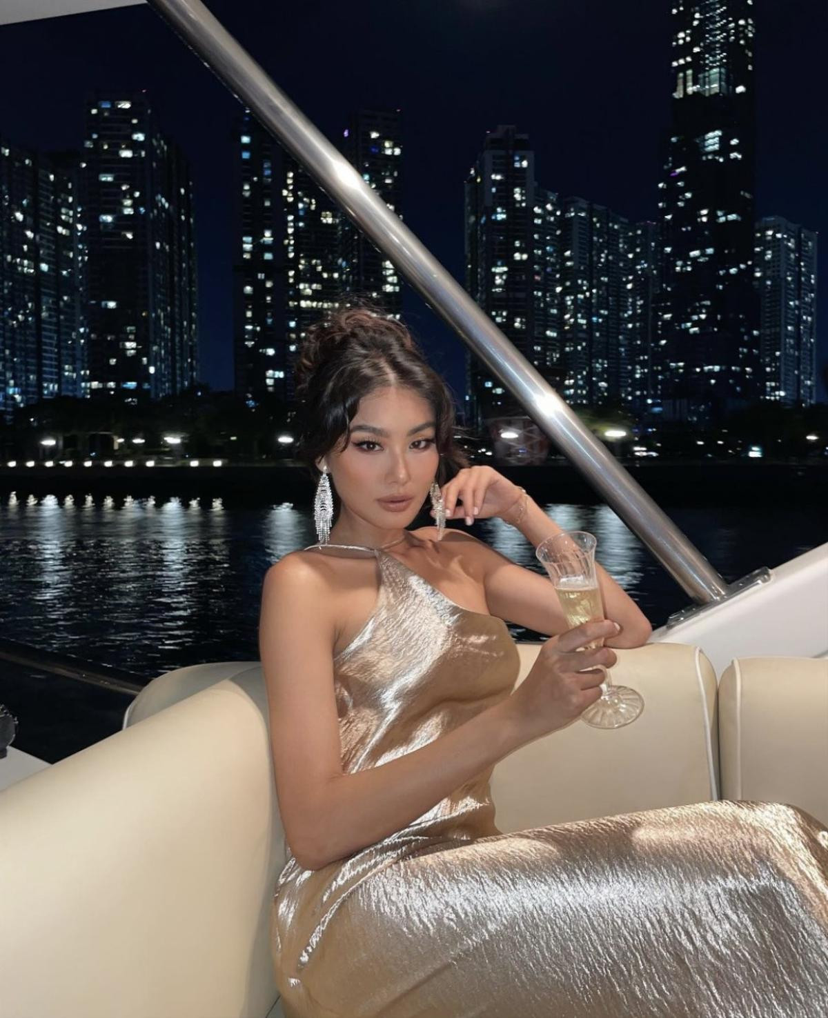 Miss Universe Vietnam 2022 có một ứng viên 'bốc' từ body đến style, ngắm mà phải thốt lên 'quá mlem' Ảnh 1