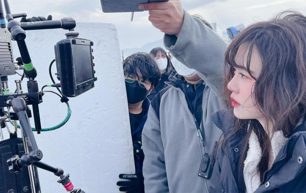 'Nàng cỏ' Goo Hye Sun lộ diện sau 2 năm ly hôn Ahn Jae Hyun: Hoá gái 18 đầy xinh đẹp Ảnh 1