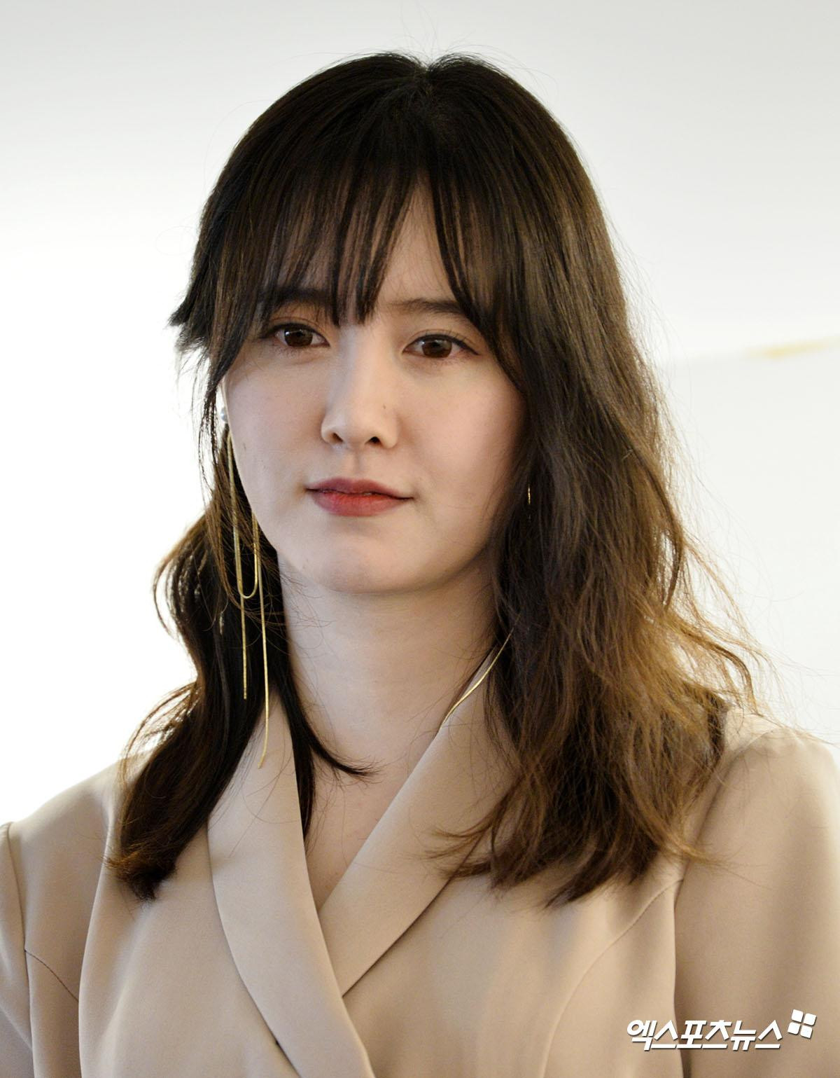 'Nàng cỏ' Goo Hye Sun lộ diện sau 2 năm ly hôn Ahn Jae Hyun: Hoá gái 18 đầy xinh đẹp Ảnh 8