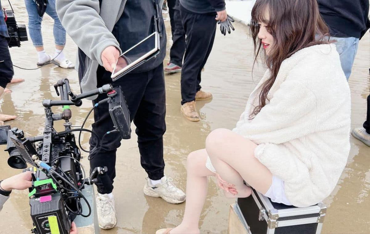 'Nàng cỏ' Goo Hye Sun lộ diện sau 2 năm ly hôn Ahn Jae Hyun: Hoá gái 18 đầy xinh đẹp Ảnh 3