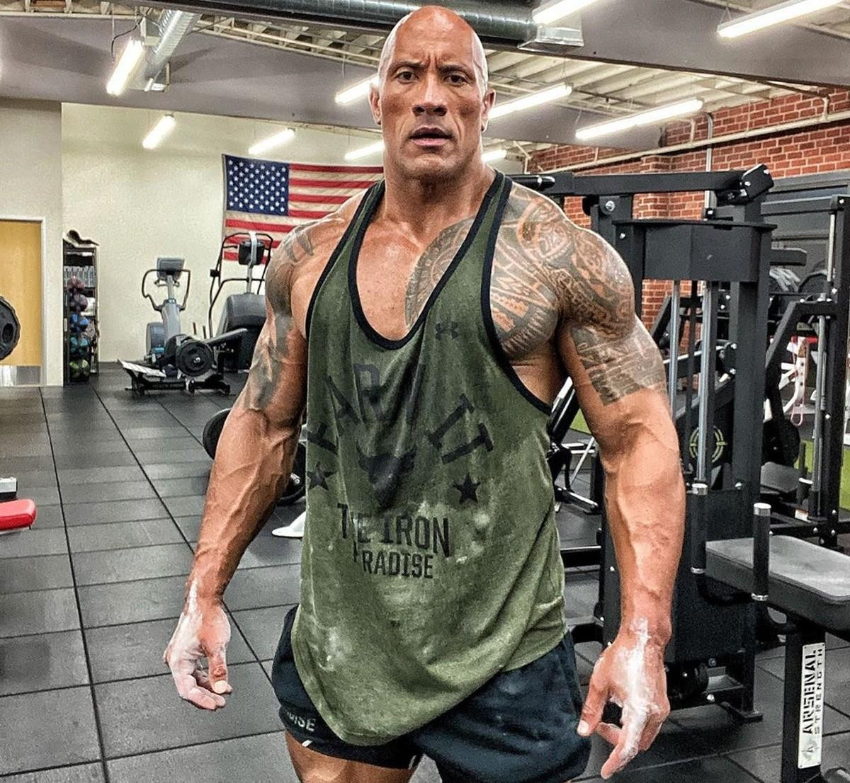 Choáng với bí quyết luyện cơ bắp cứng như đá của The Rock: Vừa ngủ dậy đã tập cardio Ảnh 2