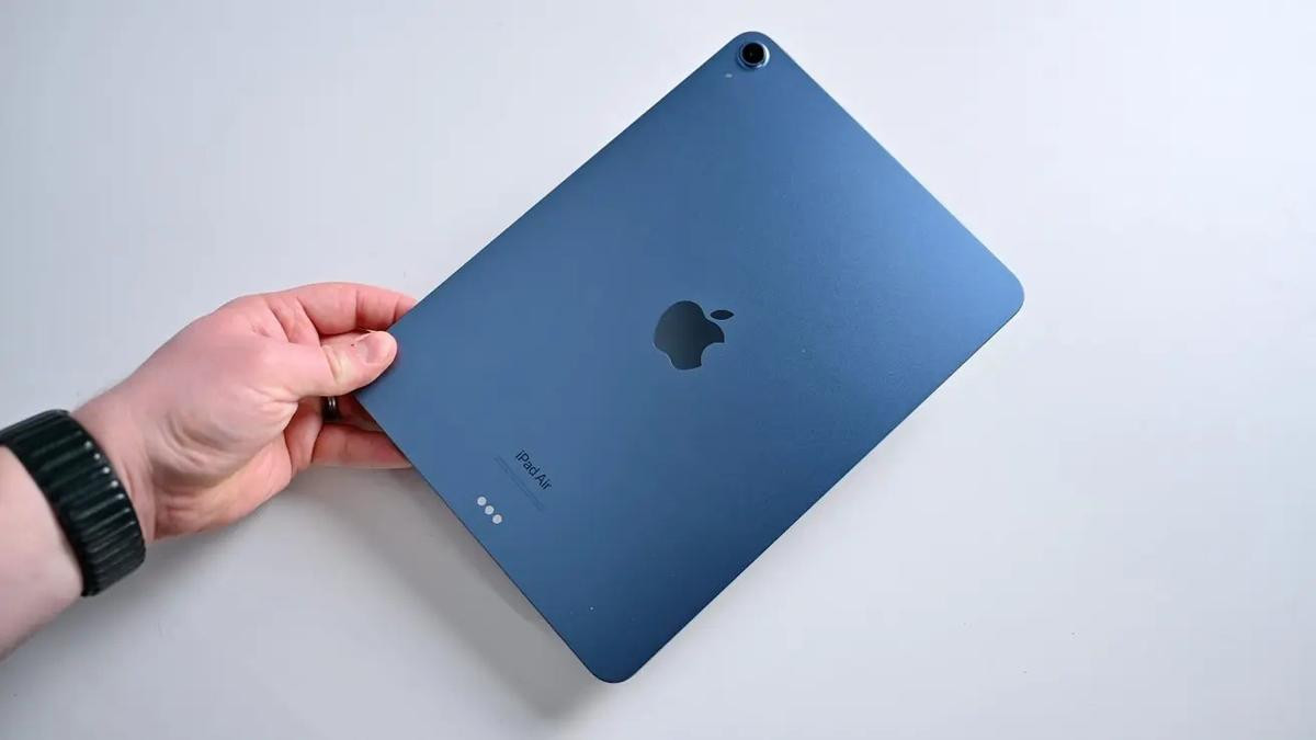 iPad Air 5 bị phàn nàn vì vỏ quá mỏng Ảnh 1