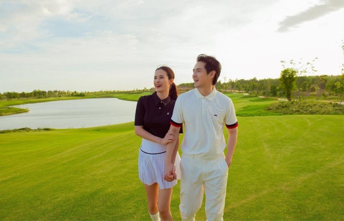 Lộ ảnh Đông Nhi bắt trend, 'nương tựa' đại gia Ông Cao Thắng trên sân golf Ảnh 2