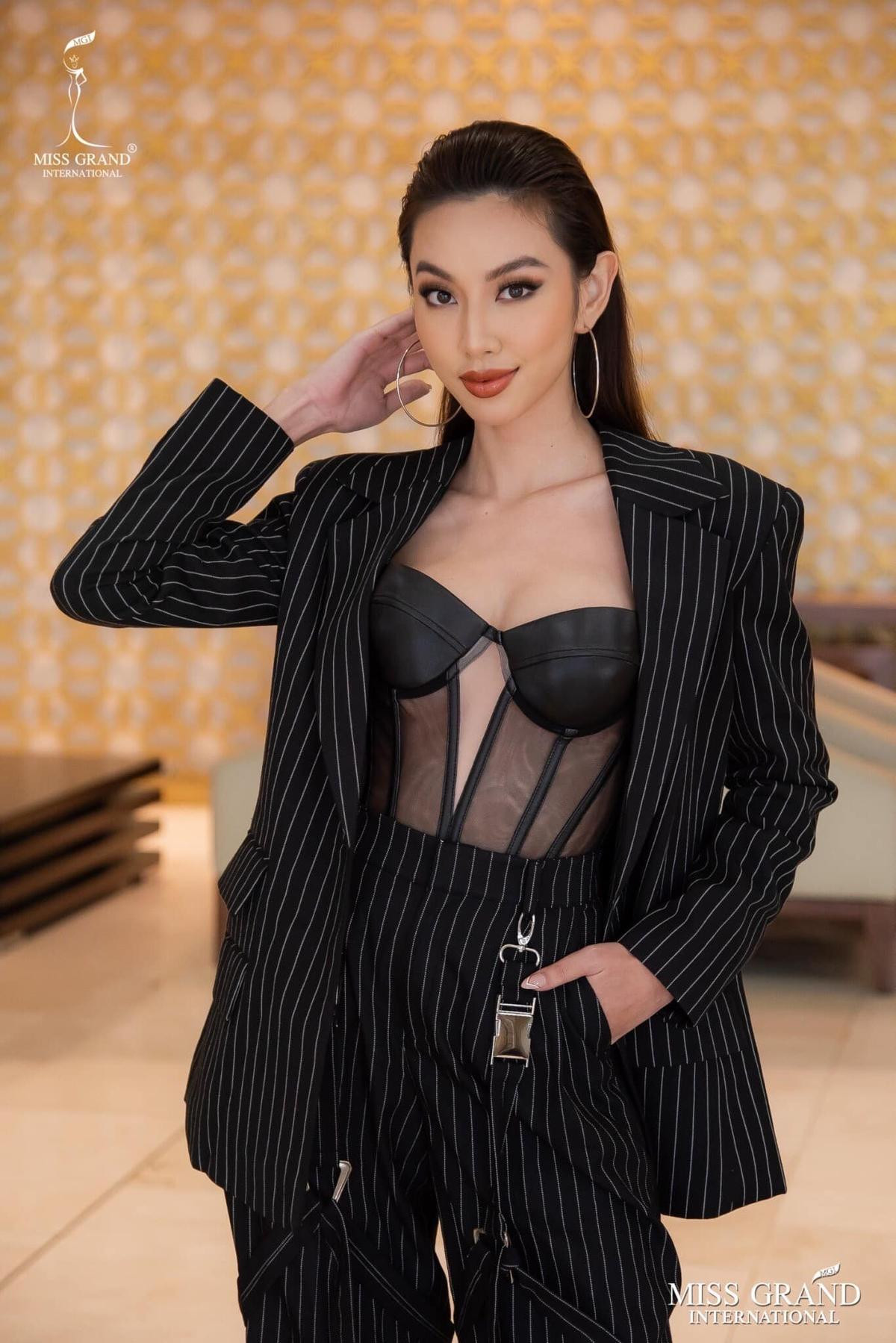 Thùy Tiên gặp lại Á hậu 1 Miss Grand 2021: Hai sắc vóc tuyệt mỹ xứng danh Top 2 đẹp nhất lịch sử Ảnh 3