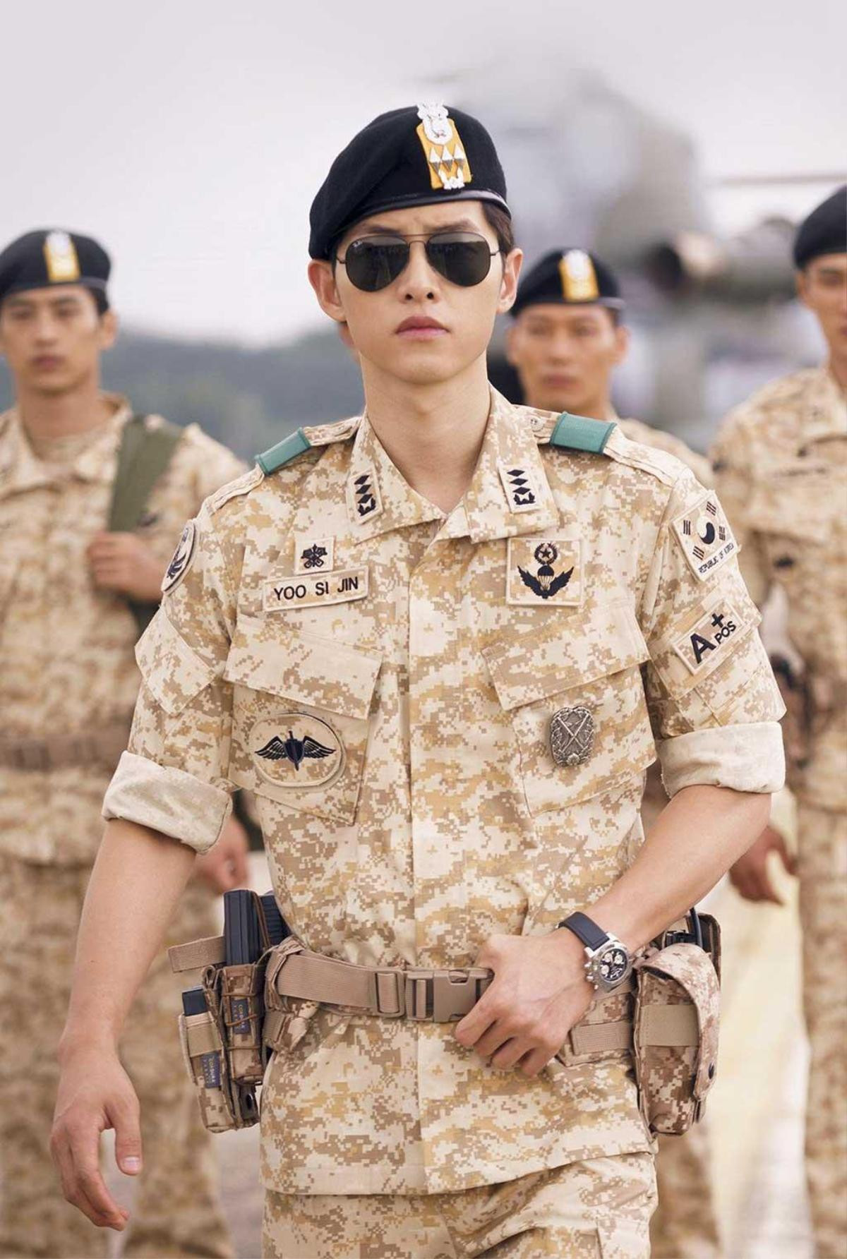 Hyun Bin, Song Joong Ki, Jung Hae In, ai là người mặc trang phục quân nhân đẹp nhất? Ảnh 2