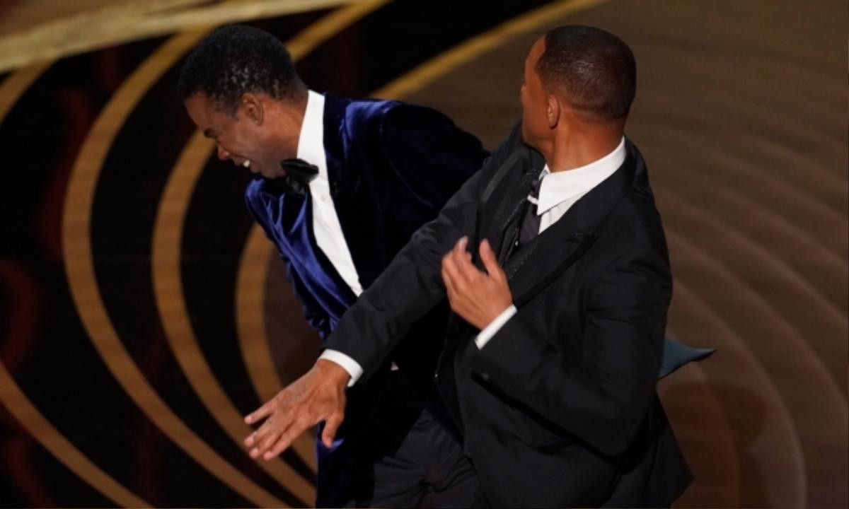 Will Smith công khai xin lỗi sau khi đánh thẳng mặt đồng nghiệp tại Oscar 2022 Ảnh 1