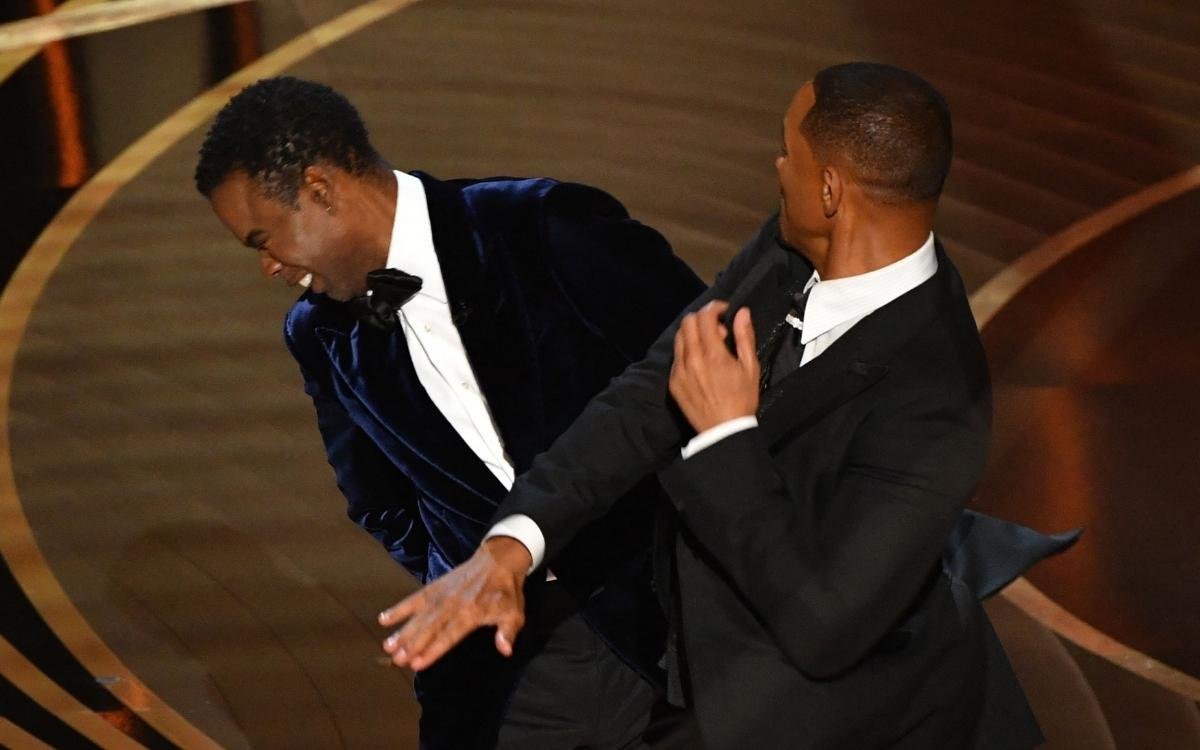 Oscar 2022: Will Smith tát đồng nghiệp mục đích để câu view, Chris Rock vẫn đắt show như thường? Ảnh 1