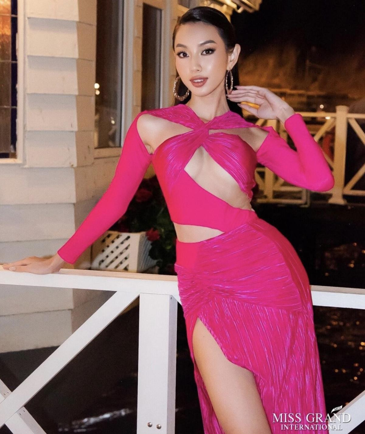 Netizen 'kêu trời' vì phong thái ngày càng chuẩn beauty queen của Thuỳ Tiên Ảnh 1