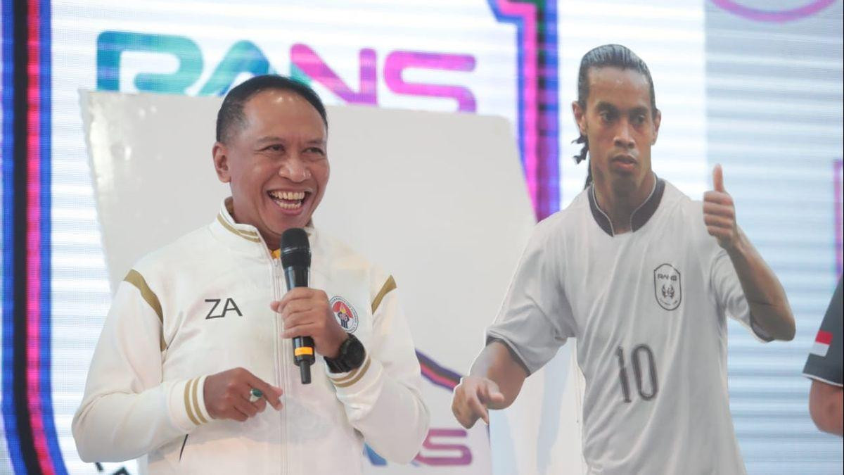 Sự thật chuyện Ronaldinho qua Indonesia thi đấu Ảnh 1