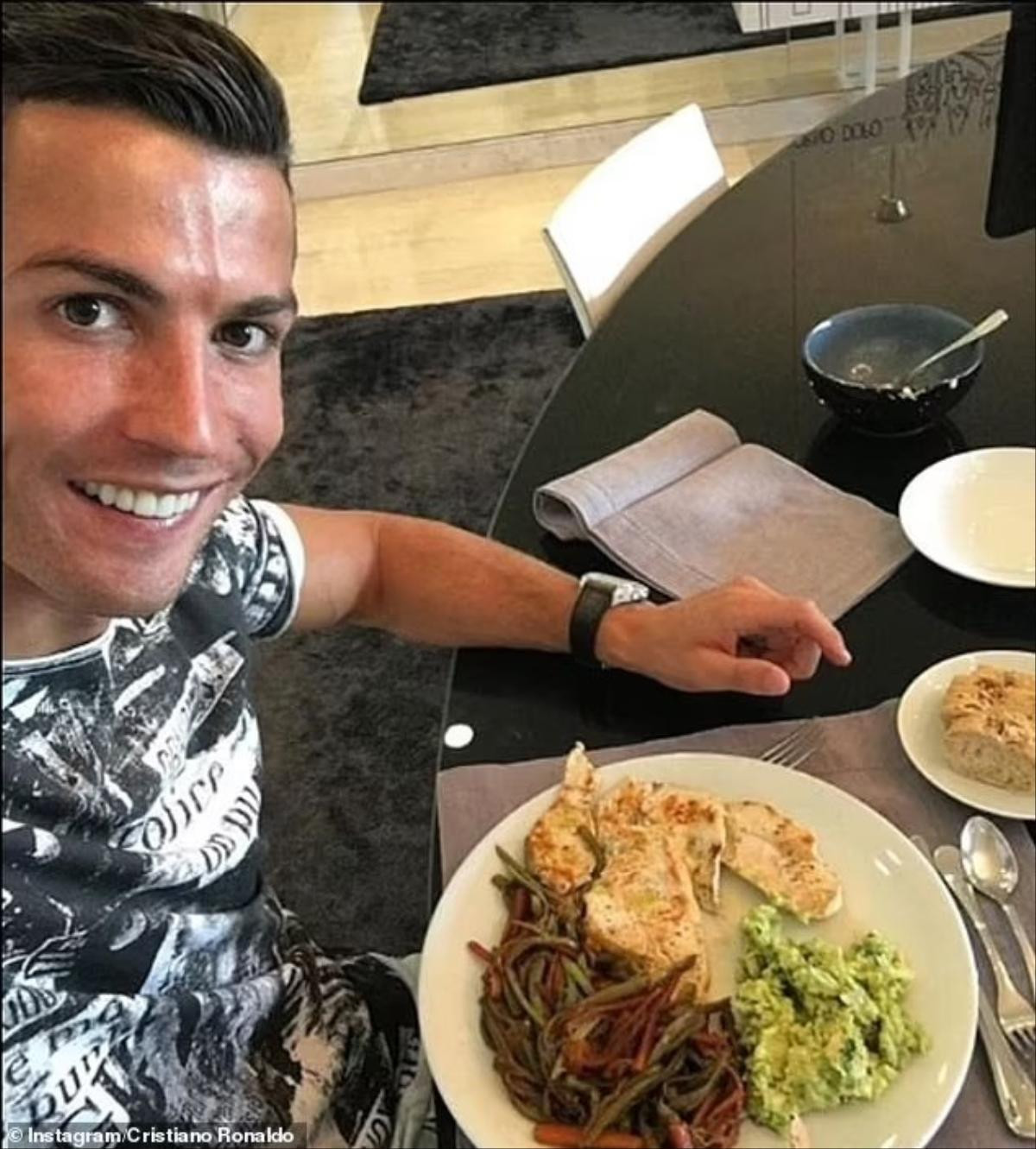 Bí quyết ăn kiêng và tập luyện giúp Ronaldo góp mặt ở kỳ World Cup thứ 5 trong sự nghiệp Ảnh 2