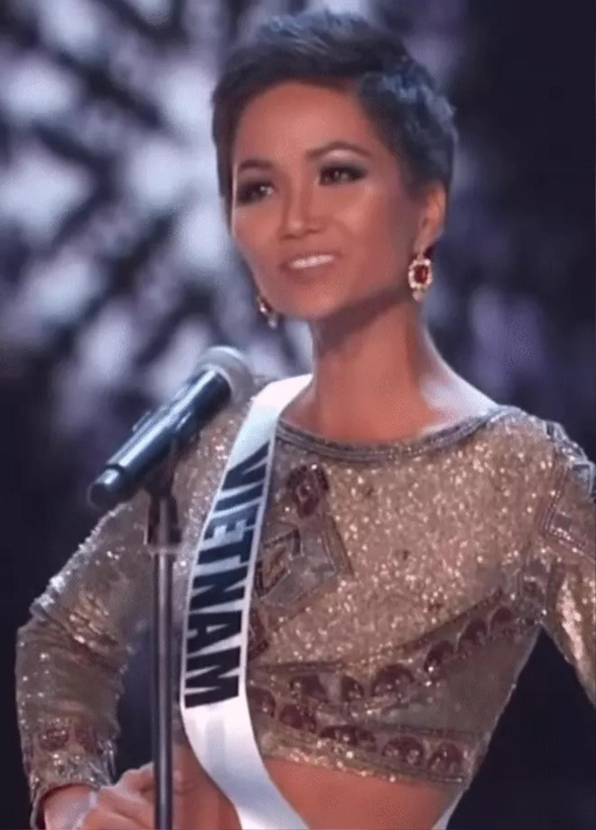 Diện lại bộ cánh từng gây bão Miss Universe 2018, H'Hen Niê hiện tại trông quá khác biệt Ảnh 6