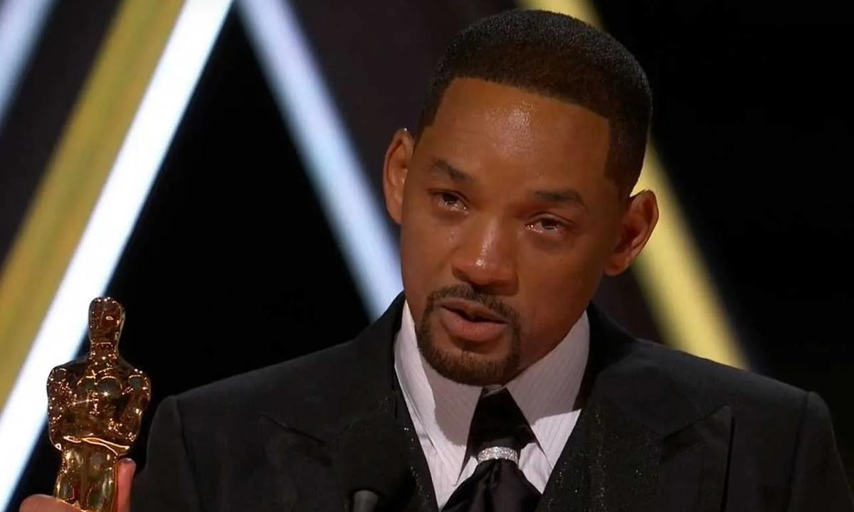 Sau cú tát 'trời giáng', Chris Rock không muốn Will Smith trả tượng vàng Ảnh 2