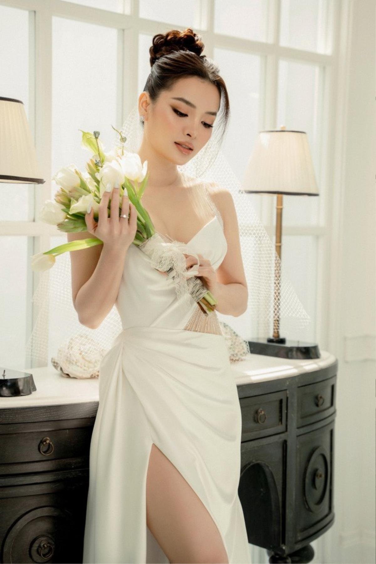 Phương Trinh Jolie chi nửa tỷ sắm váy cưới, có chiếc sexy đến độ trong suốt 'hư không vô thực' Ảnh 9