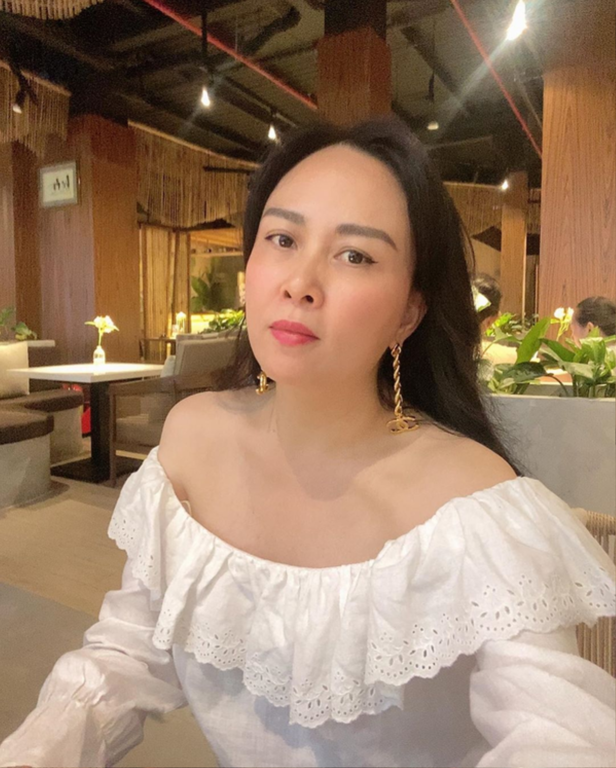 Được đại gia Phượng Chanel giúp đỡ, nữ sinh mồ côi mẹ từng phải bỏ dở việc học giờ ra sao? Ảnh 2