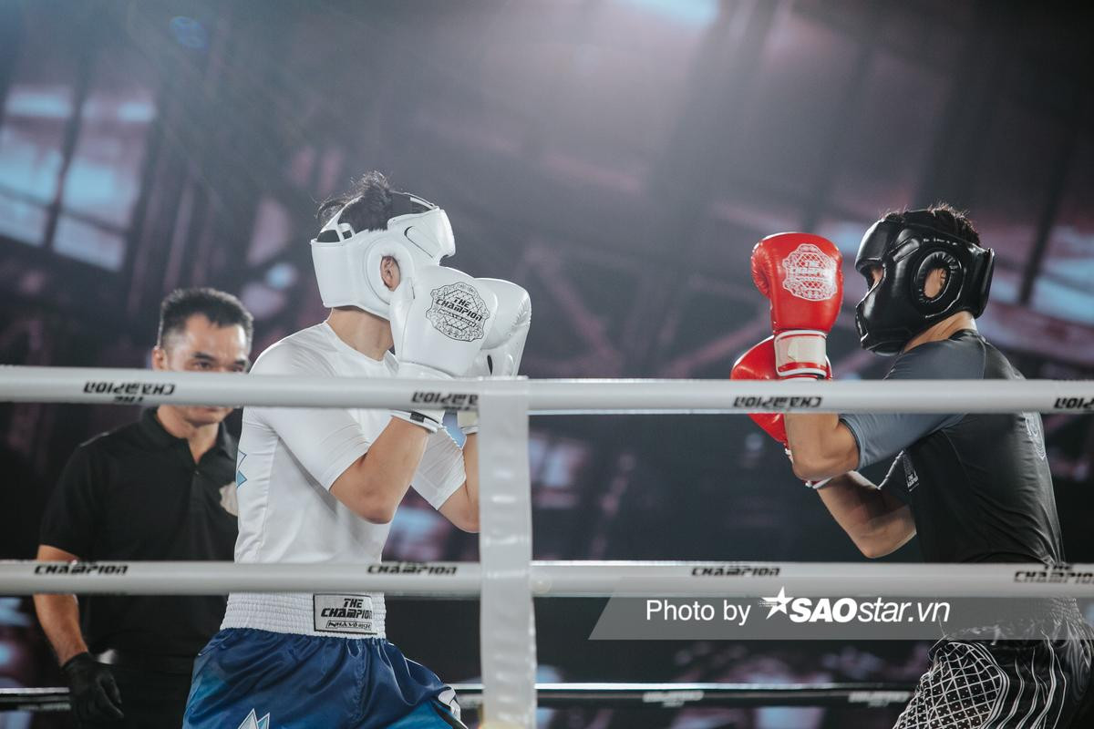 Nhà vô địch SEA Games Vũ Thành An nói gì sau khi hạ 'hotboy cầu lông' Phạm Hồng Nam trên sàn boxing Ảnh 2