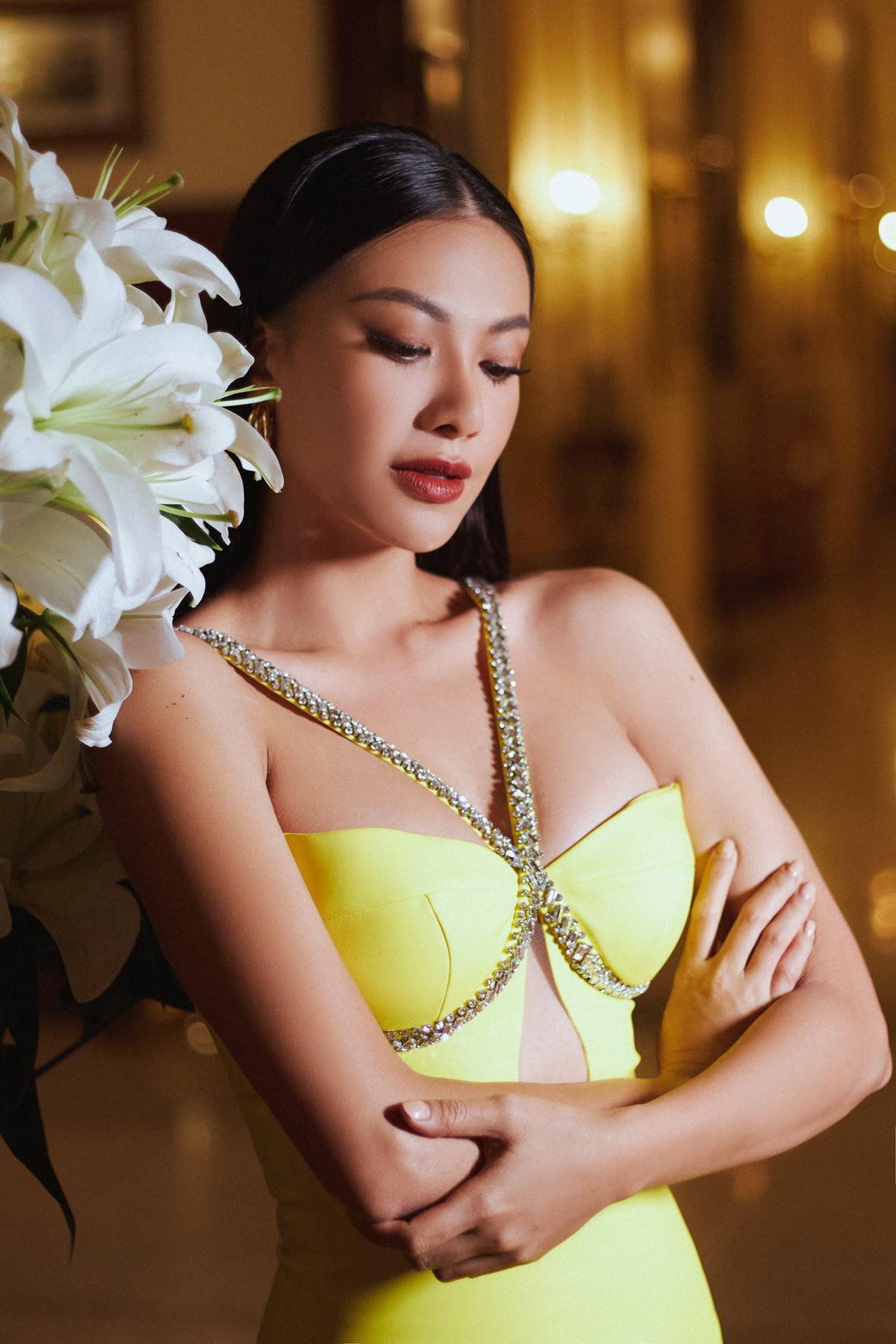 Body khét lẹt của Kim Duyên: Tầm cỡ này thì vương miện Miss Supranational 'rơi xuống đầu' rồi! Ảnh 2