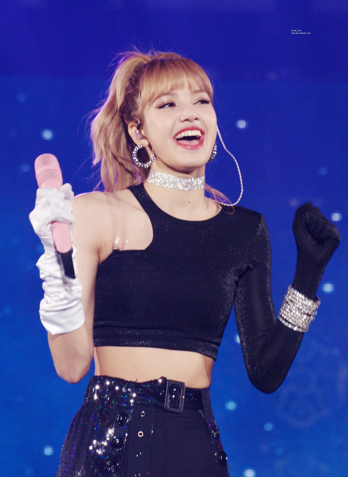 Lisa (BlackPink) nói về thành công của màn debut solo: 'Tôi cũng đâu ngờ' Ảnh 4