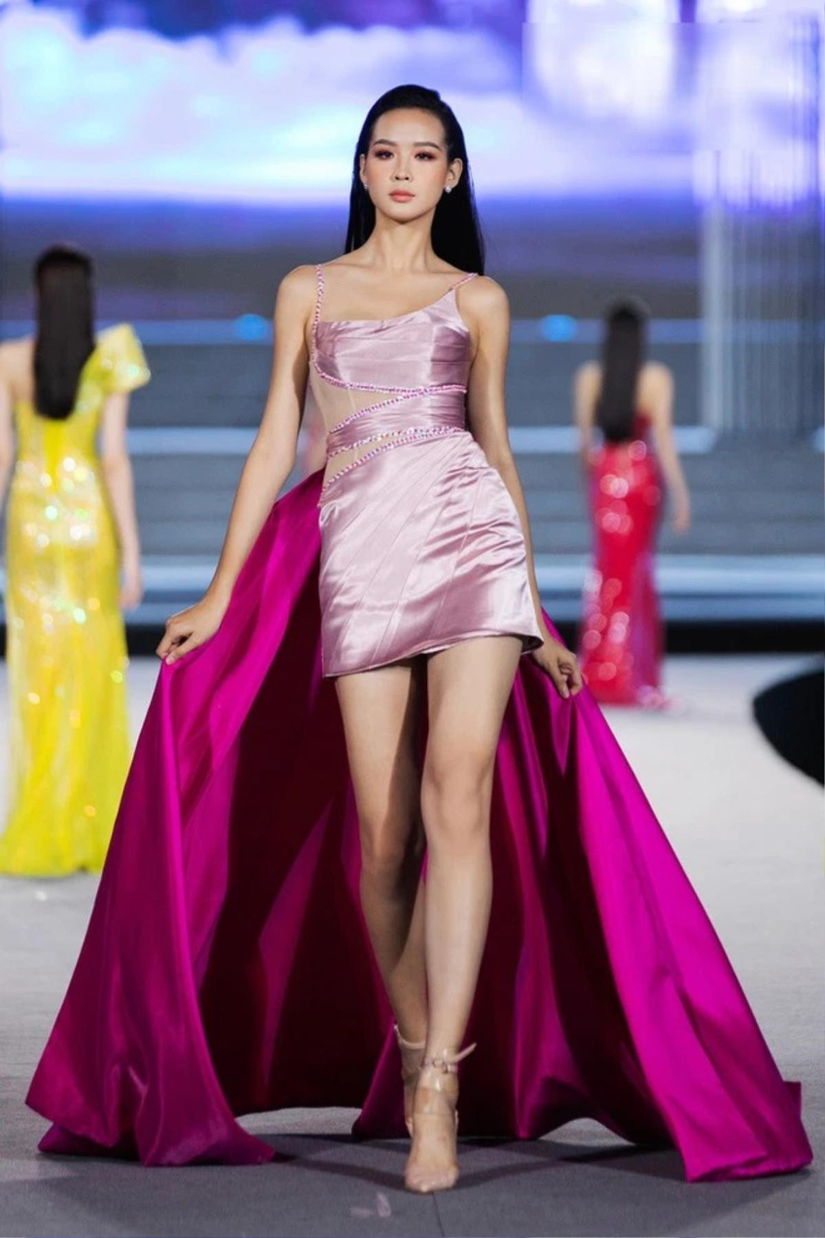 Một mỹ nhân cao 1,85m vừa vào thẳng Top 20 Miss World Vietnam 2022, ảnh mặt mộc gây 'xỉu ngang' Ảnh 5