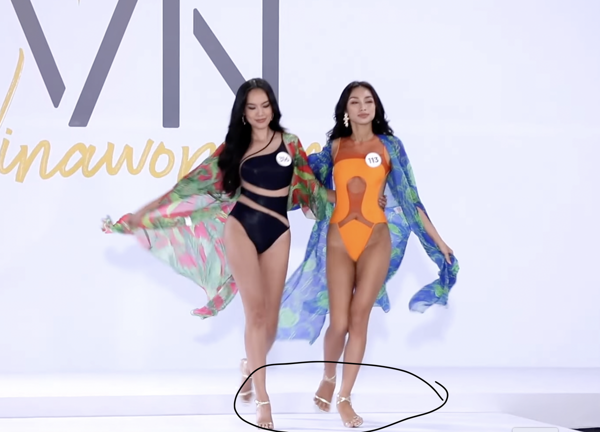 Thí sinh Miss Universe Vietnam thi nhau 'vồ ếch' khi catwalk, Ngô Bảo Ngọc loạng choạng xém ngã Ảnh 3