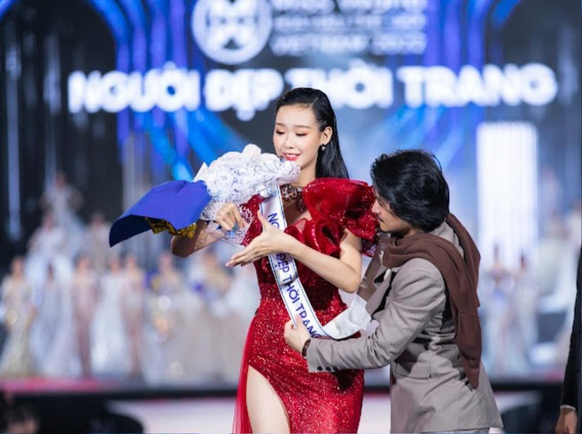 Một mỹ nhân cao 1,85m vừa vào thẳng Top 20 Miss World Vietnam 2022, ảnh mặt mộc gây 'xỉu ngang' Ảnh 2