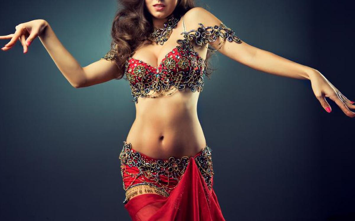 Angela Phương Trinh múa belly dance cực nóng bỏng, nhưng cơ bụng 6 múi khiến dân mạng sợ hãi Ảnh 5