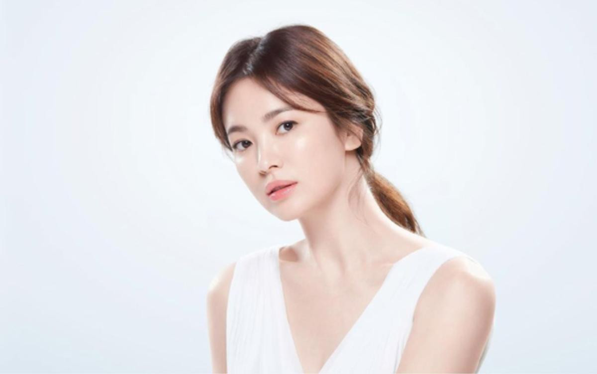 Loạt ảnh thời 'trẻ trâu' của diễn viên Hàn Quốc: Song Hye Kyo mũm mĩm, 'Mợ Chảnh' đúng chất ngổ ngáo Ảnh 7