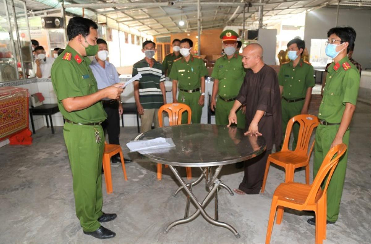 Bắt tạm giam bị can lợi dụng hình ảnh 'tu sĩ' để kêu gọi từ thiện, hành hạ trẻ mồ côi Ảnh 1