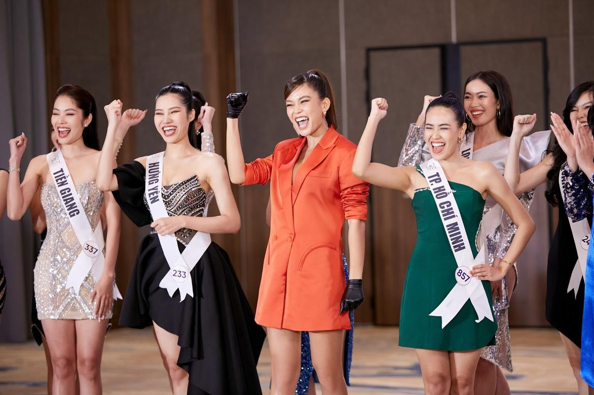 Dàn mentor Miss Universe Vietnam 2022 trổ tài 'lên gối' quá xịn khiến các thí sinh phục sát đất Ảnh 6