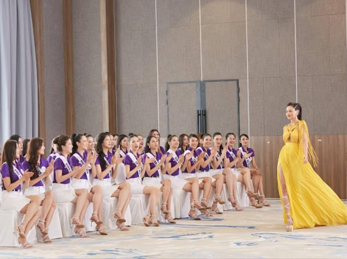 Dàn mentor Miss Universe Vietnam 2022 trổ tài 'lên gối' quá xịn khiến các thí sinh phục sát đất Ảnh 9