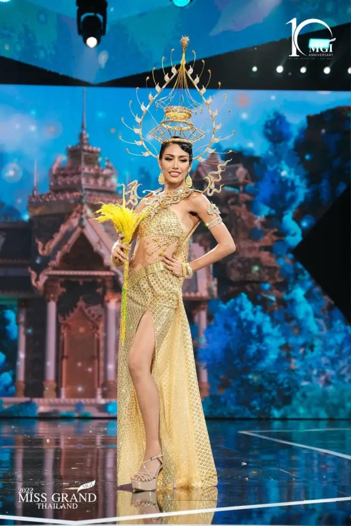 Thí sinh Miss Grand Thailand 2022 thi nhau ngã 'chèo queo' trên sân khấu, fan quan ngại hết sức Ảnh 4