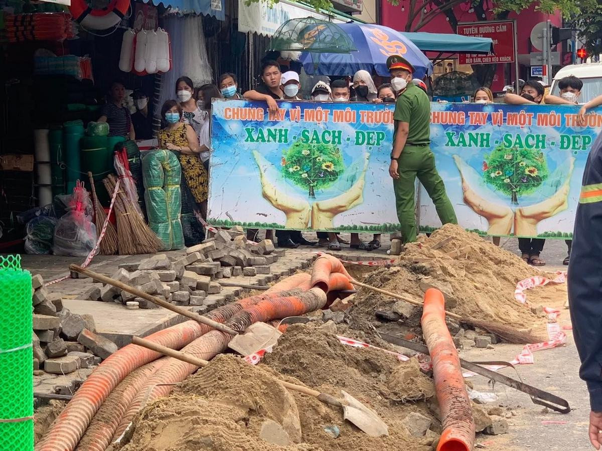 Tìm thấy phần thi thể còn lại của nạn nhân trong vụ phát hiện cánh tay người dưới lòng cống ở Đà Nẵng Ảnh 1