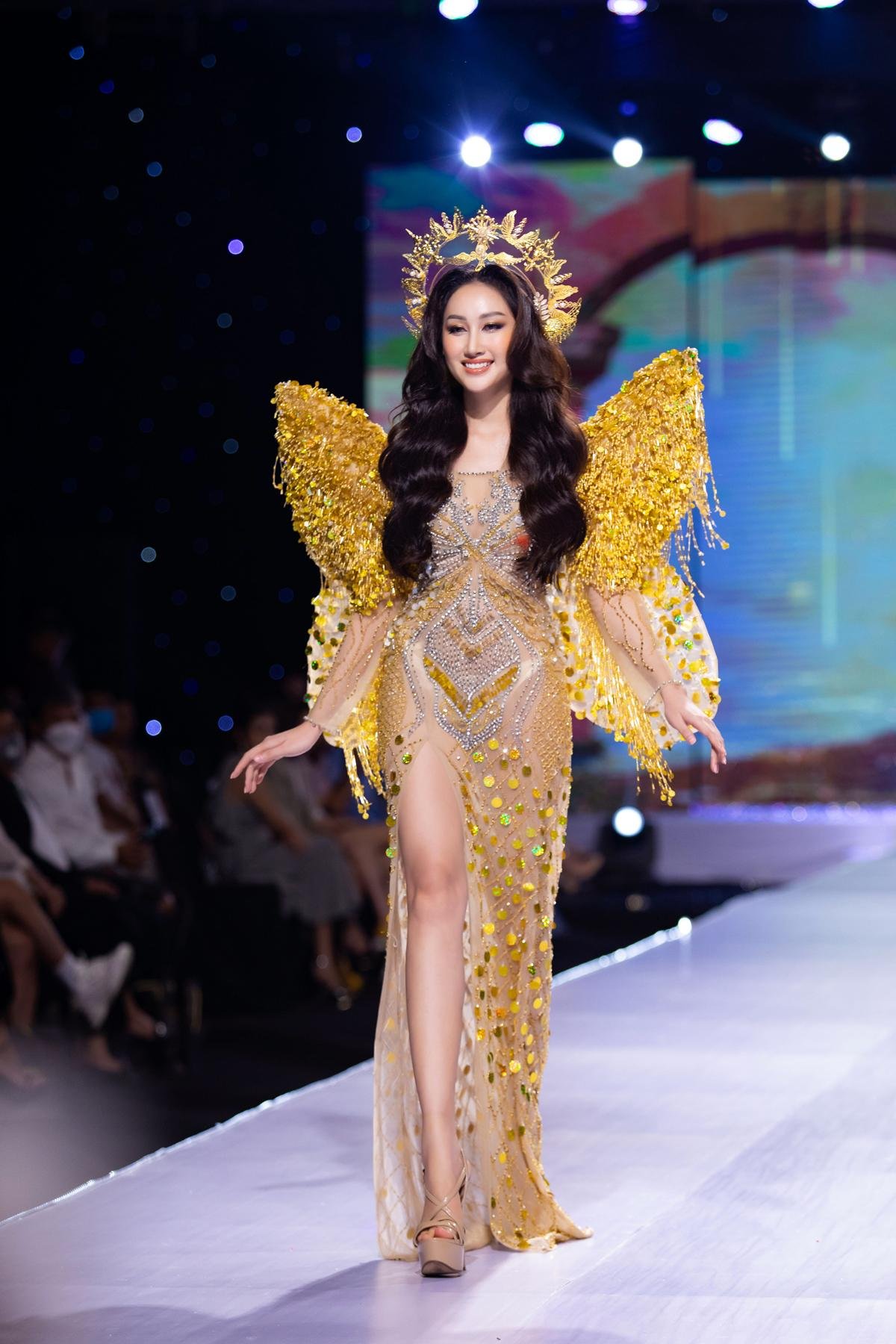 Đào Hà - Miss Eco Hồng Trang hóa nàng thơ xinh như hoa catwalk thần sầu khiến fan tan chảy Ảnh 6