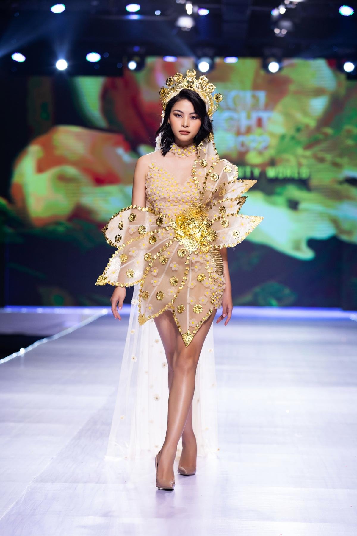 Đào Hà - Miss Eco Hồng Trang hóa nàng thơ xinh như hoa catwalk thần sầu khiến fan tan chảy Ảnh 3