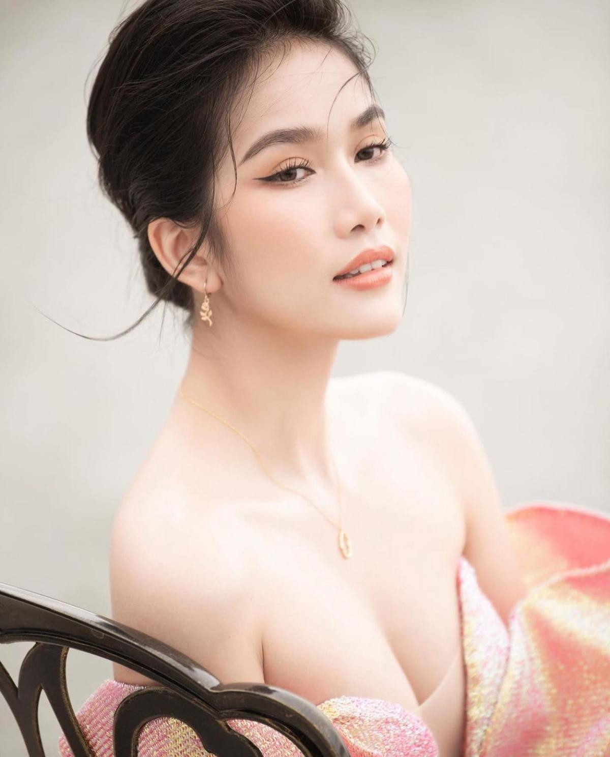 Miss International lại 're-up' hình Phương Anh trên trang chủ đi kèm thách thức: 'Hãy coi chừng cô ấy' Ảnh 6