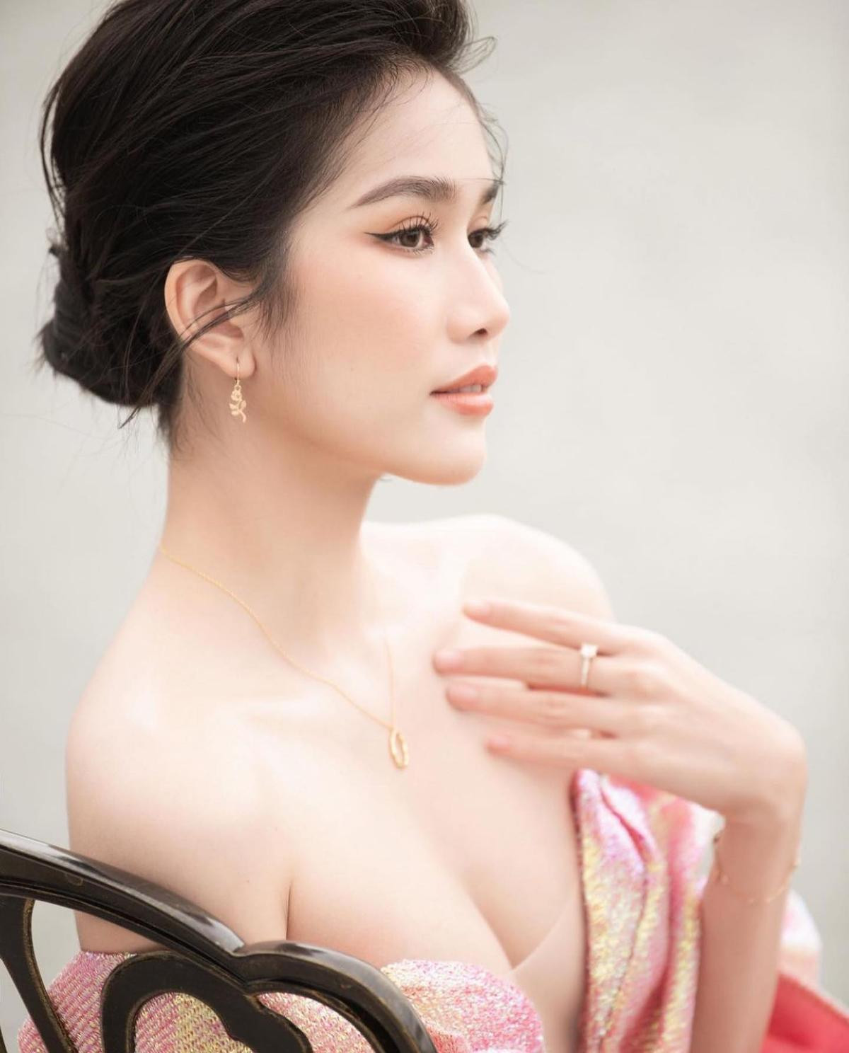 Miss International lại 're-up' hình Phương Anh trên trang chủ đi kèm thách thức: 'Hãy coi chừng cô ấy' Ảnh 5