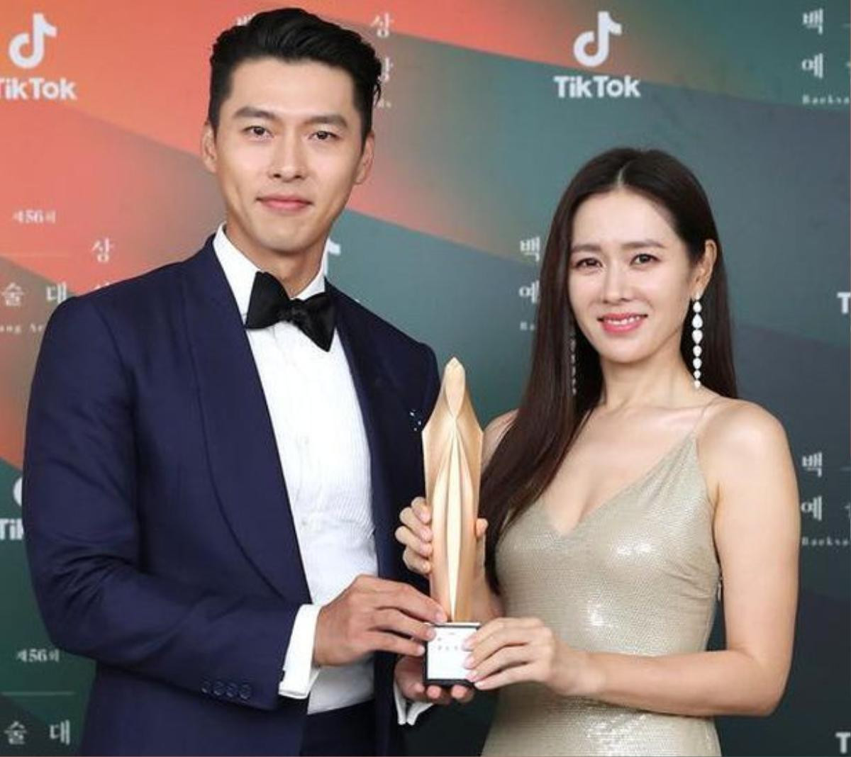 Baeksang 2022: Lee Junho và Kim Tae Ri ẵm cúp mà Son Ye Jin - Hyun Bin từng làm được Ảnh 3