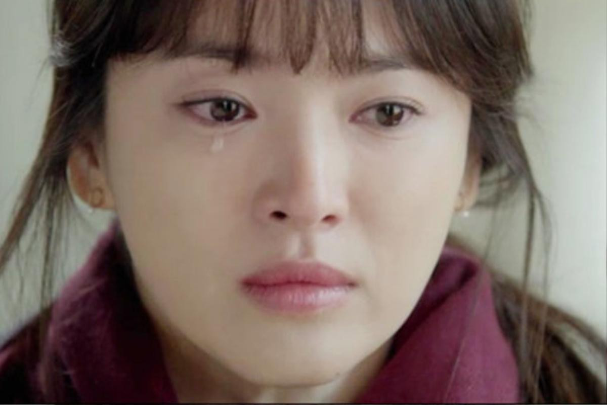 Mỹ nhân Hàn diễn cảnh khóc: Song Hye Kyo - Son Ye Jin huyền thoại, Kim Se Jeong bị chê giả trân Ảnh 1