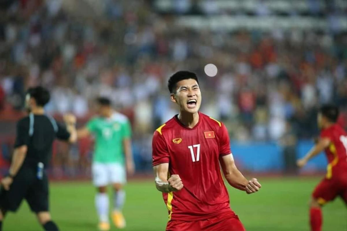 Chàng trai gây sốt tại trận mở màn của U23 tại SEA Games 31 gọi tên Nhâm Mạnh Dũng Ảnh 1