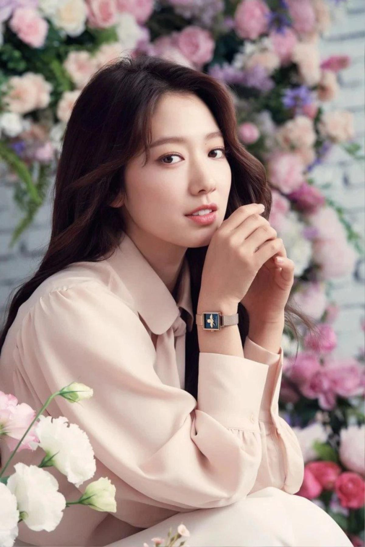 Sướng như Park Shin Hye, nhận quà 'khủng' từ bố mẹ chồng trước ngày chuẩn bị sinh quý tử Ảnh 1