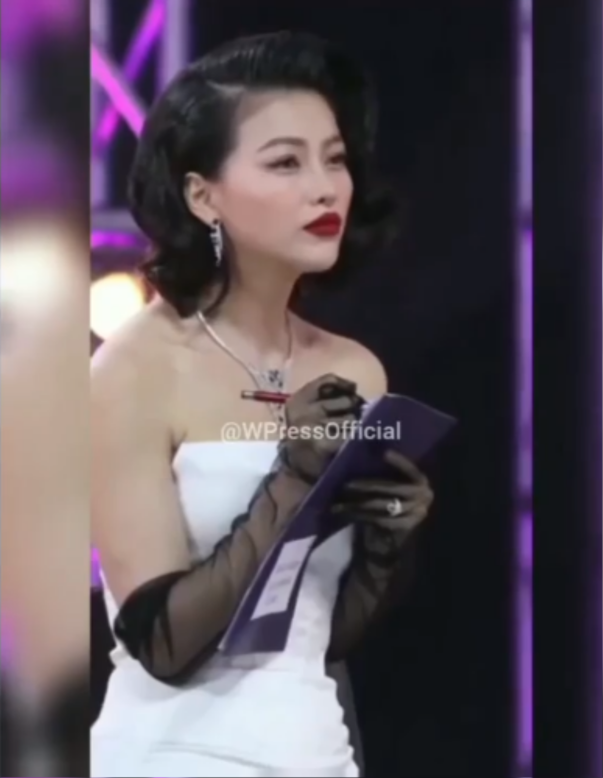 Vì sao Phương Khánh bày tỏ nét mặt 'sắc như dao cau khoét vào mỏm đá' tại Miss Universe Vietnam 2022? Ảnh 3