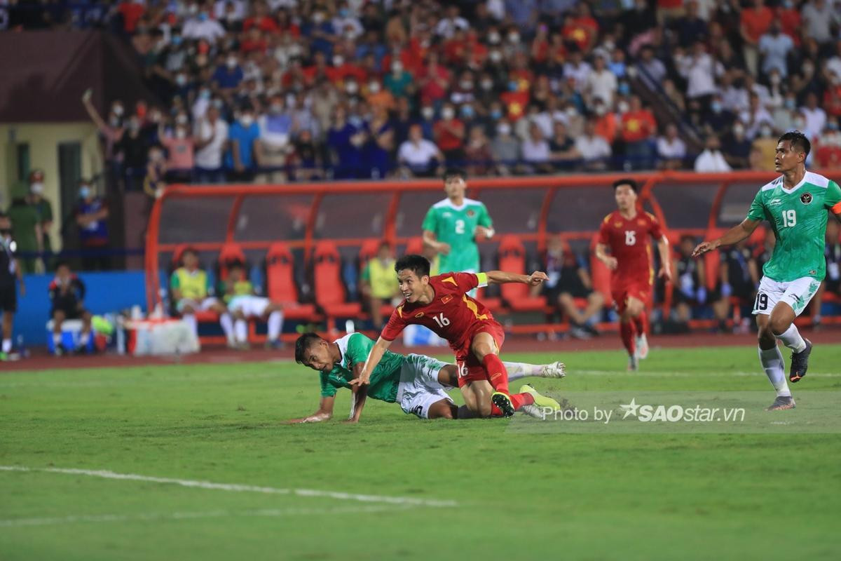 SEA Games 31: Chủ nhà có huy chương đầu tiên, U23 Việt Nam nối dài 'siêu kỷ lục' Ảnh 1