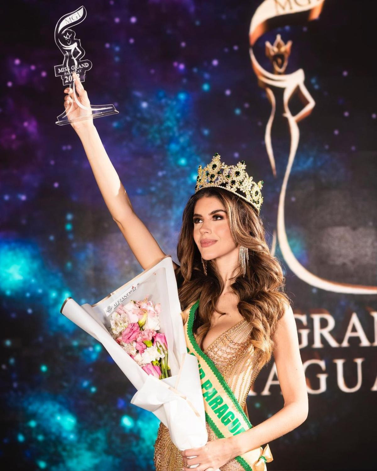 Vẻ đẹp rực lửa của đại diện Paraguay tại Miss Grand 2022: Hừng hực khí thế giật vương miện Ảnh 3