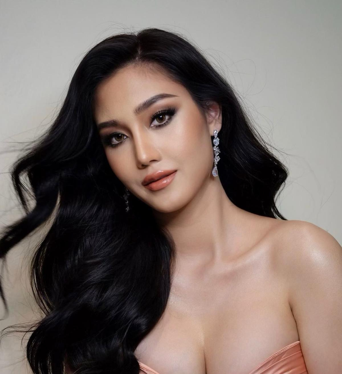 Hé lộ gà chiến tại Miss Universe Thailand 2022: Cựu á hậu Miss World, năng lực không phải dạng vừa Ảnh 8