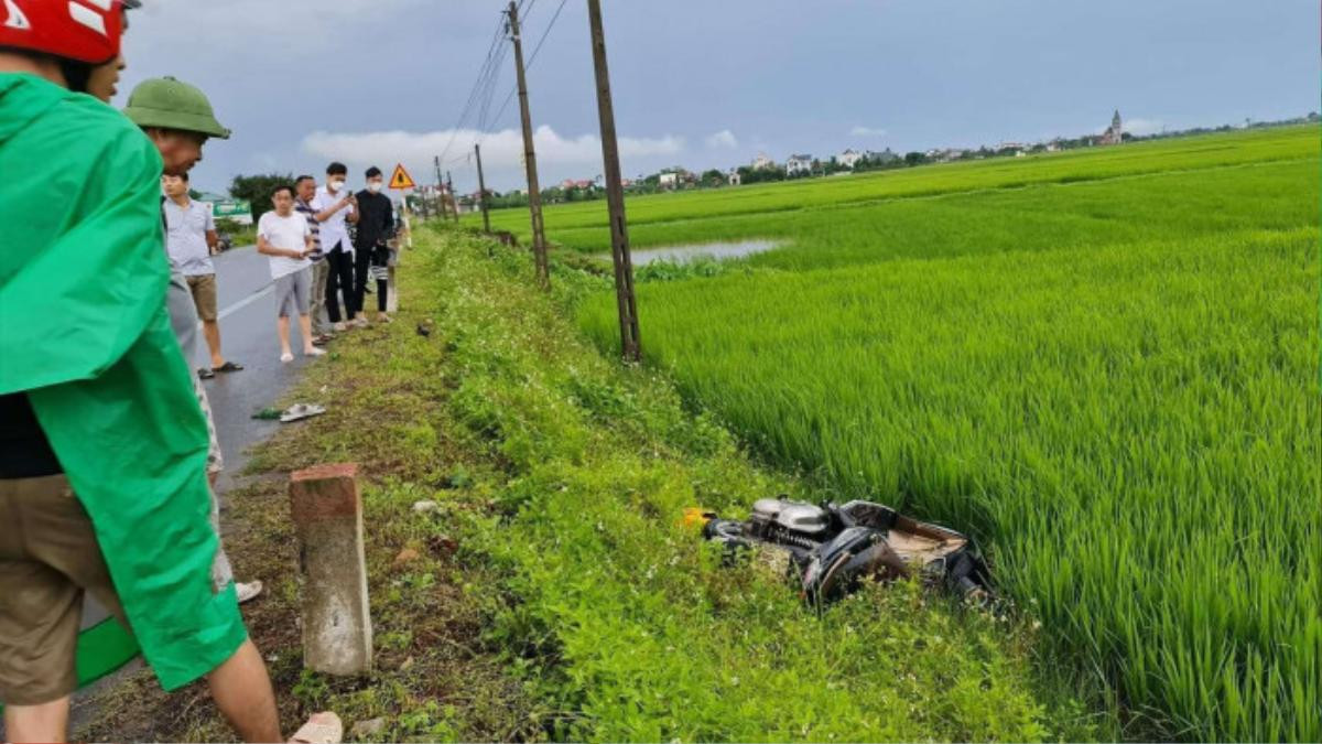 Di chuyển dưới trời mưa lớn, 2 mẹ con và 1 người dân khác ở tỉnh Thái Bình bị sét đánh thiệt mạng Ảnh 2