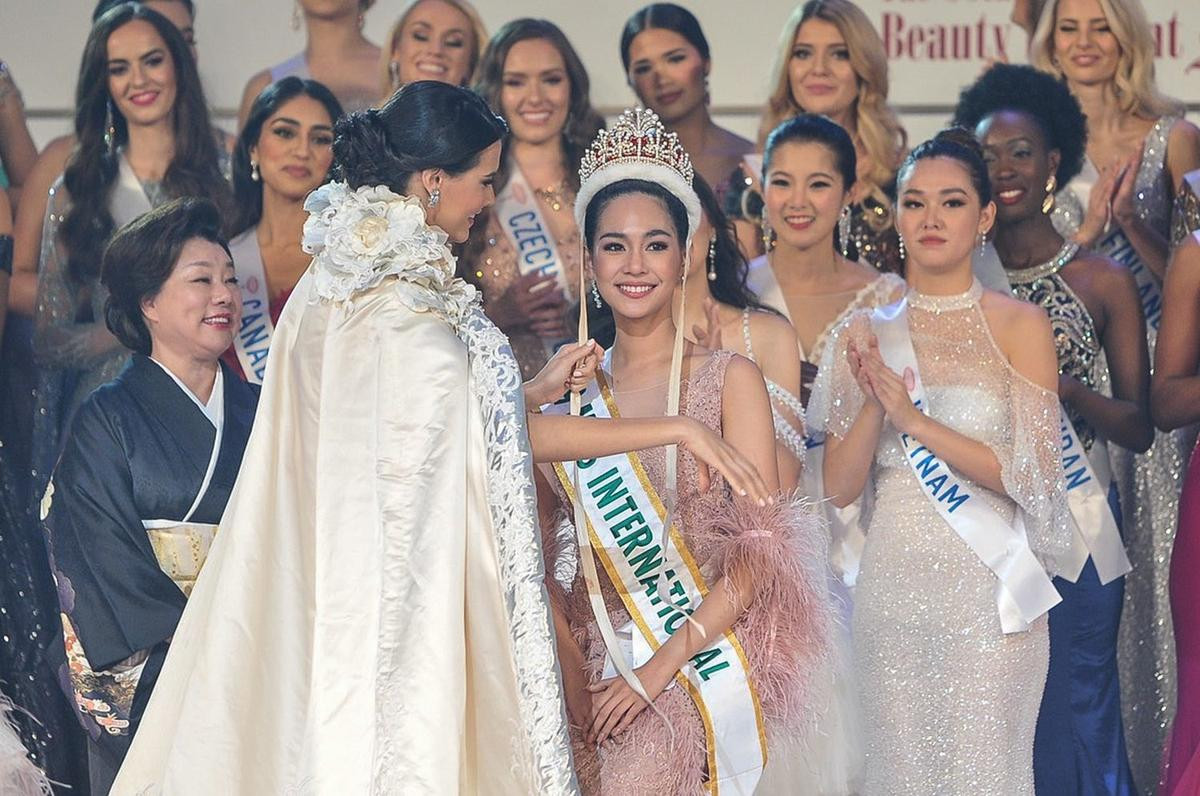 Miss International 2019 đến Việt Nam: Tín hiệu vương miện sắp 'rơi xuống đầu' Á hậu Phương Anh Ảnh 5