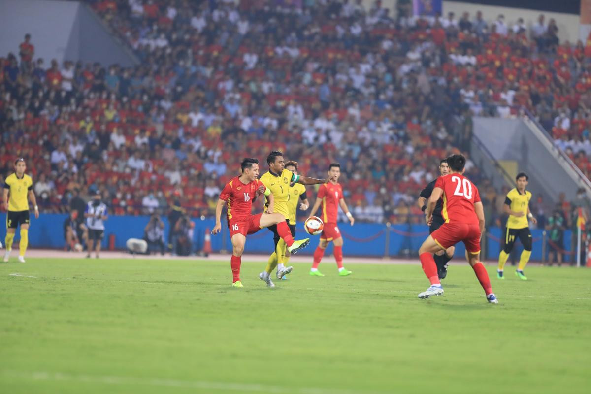 Sân Việt Trí hoá 'chảo lửa' tiếp sức cho U23 Việt Nam đấu U23 Malaysia Ảnh 7