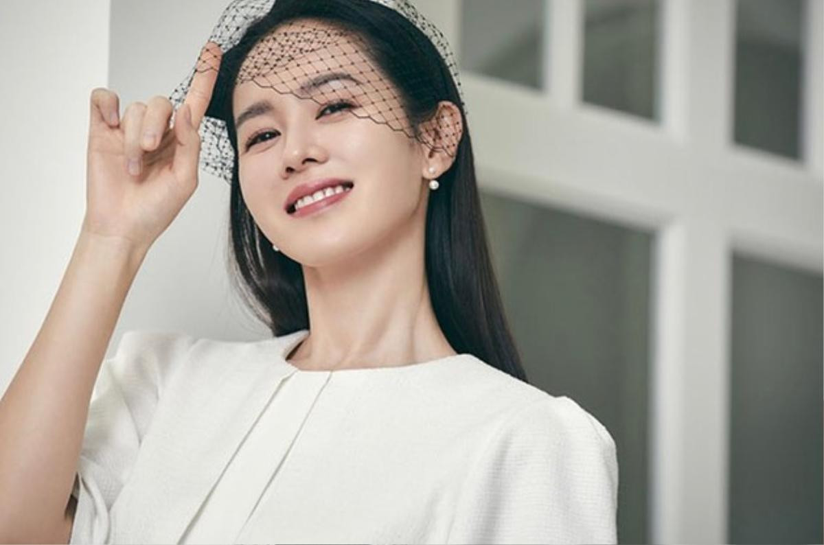 Hình ảnh Son Ye Jin cách đây hơn 20 trước bỗng gây 'sốt': Tự tin khoe mặt mộc khiến netizen thích thú Ảnh 6