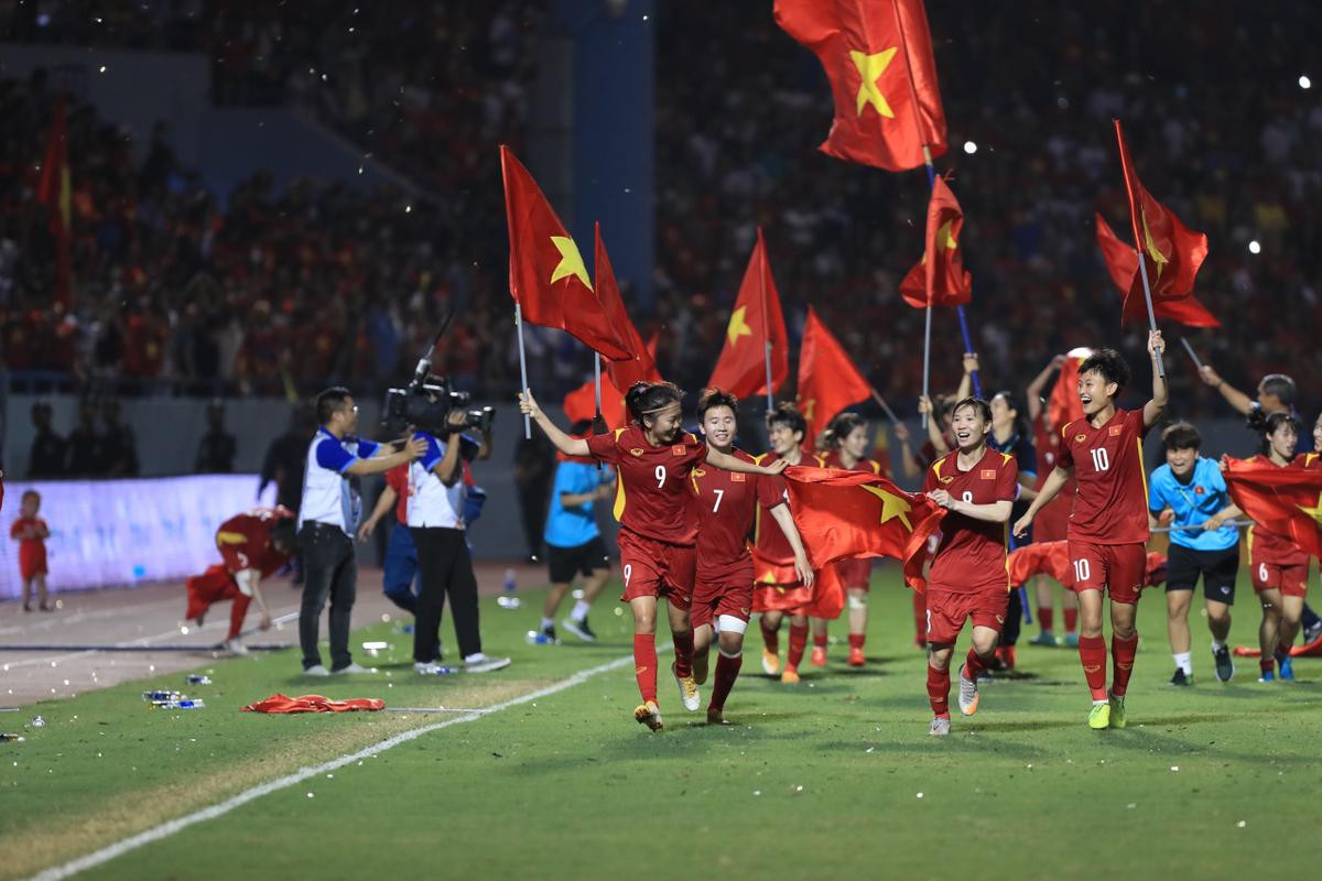 Việt Nam nhất toàn đoàn tại SEA Games 31: Chờ HCV bóng đá nam là trọn vẹn! Ảnh 1